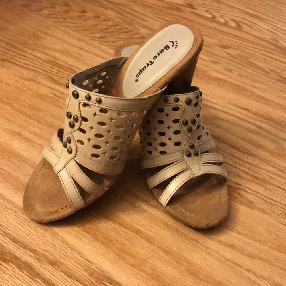 Bare Traps heels. Size 7M